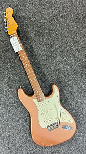 Fender Classic Player Stratocaster®, Maple FB American Vintage Pickups